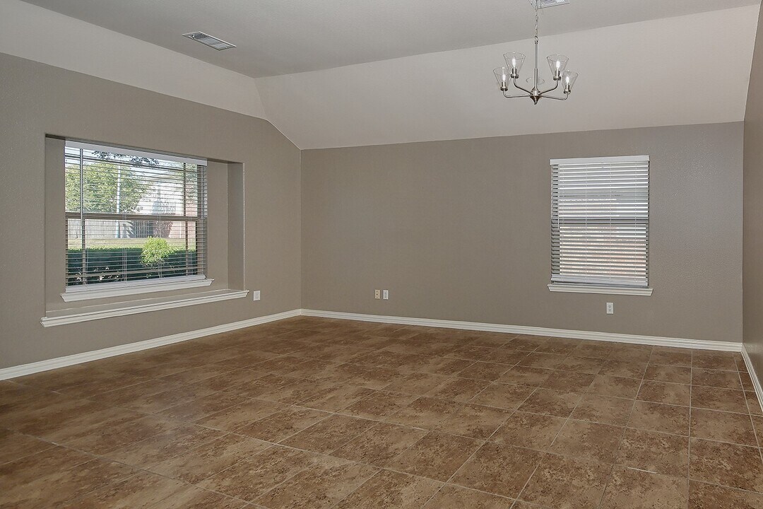 9606 Arched Oak Dr in Houston, TX - Building Photo