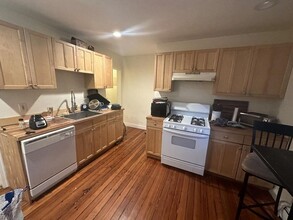 65 Pleasant St, Unit 1 in Cambridge, MA - Foto de edificio - Building Photo