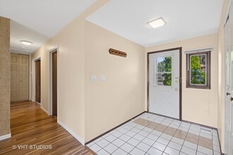 985 Heartwood Ln in Lake Zurich, IL - Building Photo - Building Photo