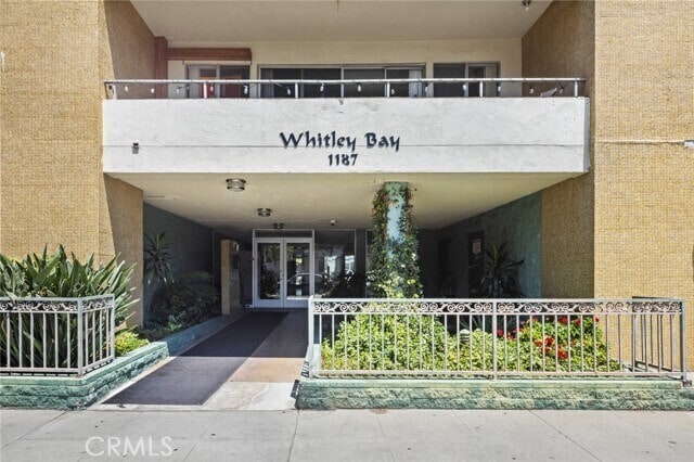 1187 E 3rd St, Unit 102 in Long Beach, CA - Building Photo - Building Photo