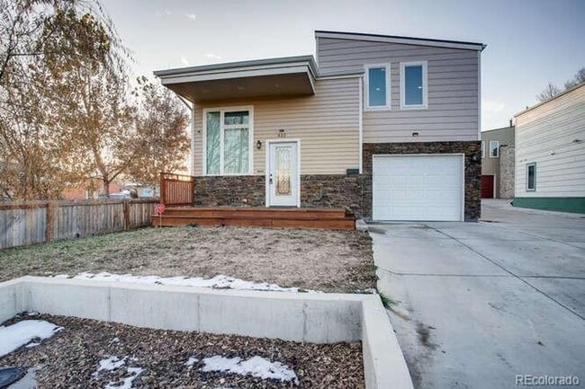 property at 433 S Newton St