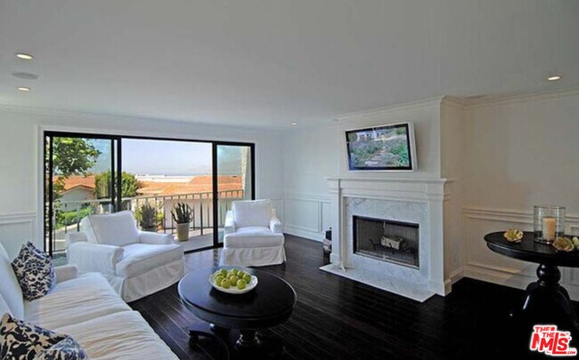 6780 Shearwater Ln in Malibu, CA - Building Photo - Building Photo