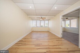 1 S Valley Rd in Paoli, PA - Building Photo