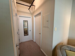 1300 N St NW, Unit 318 in Washington, DC - Foto de edificio - Building Photo