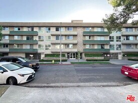 525 N Sycamore Ave in Los Angeles, CA - Building Photo