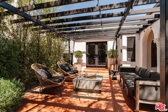 322 S Citrus Ave in Los Angeles, CA - Building Photo - Building Photo