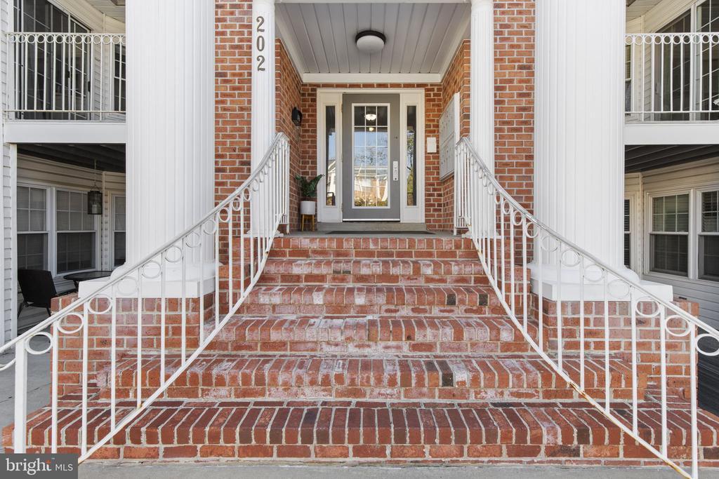 202 Burkwood Ct in Bel Air, MD - Building Photo