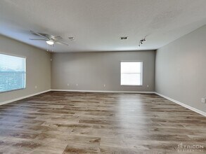 13814 Crater Cir in Hudson, FL - Building Photo - Building Photo