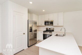 2700 Ctr Crk Ln in Fort Worth, TX - Building Photo - Building Photo