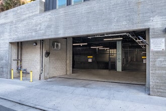 Wilco in Los Angeles, CA - Foto de edificio - Building Photo