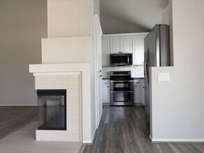 7220 Calle Cristobal in San Diego, CA - Foto de edificio - Building Photo