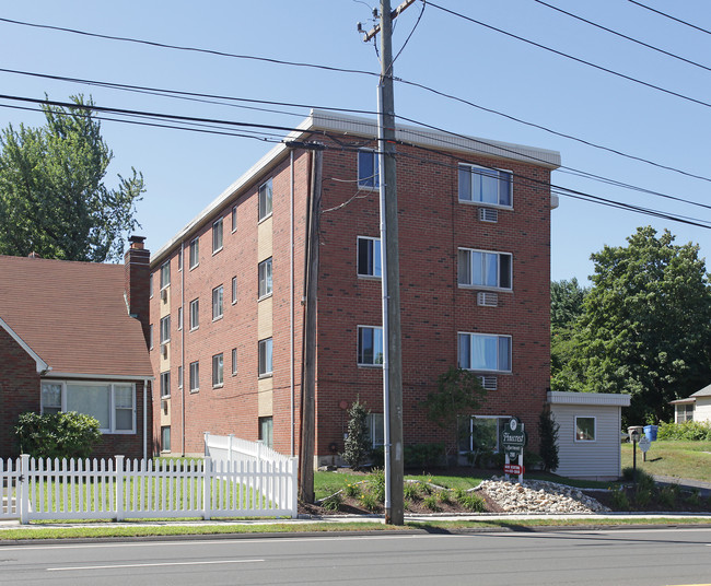 Pinecrest in Bristol, CT - Foto de edificio - Building Photo