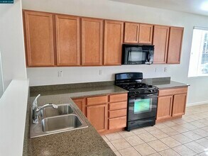 47 Sugarbush Ct in Oakley, CA - Foto de edificio - Building Photo