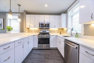 4945 Washington St in Boston, MA - Building Photo