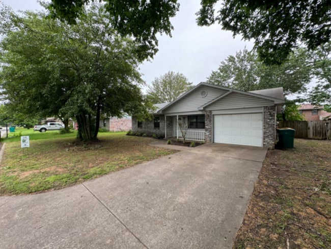 1423 N Oswego Ave in Russellville, AR - Building Photo - Building Photo
