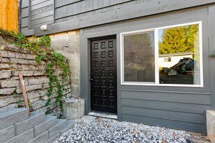 430 Birch St in Milton, WA - Building Photo