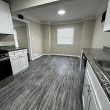 19770 Kingsville St in Harper Woods, MI - Building Photo - Building Photo