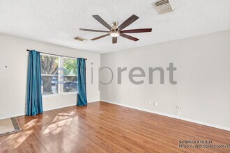 5515 Champions Hill Dr in San Antonio, TX - Building Photo - Building Photo