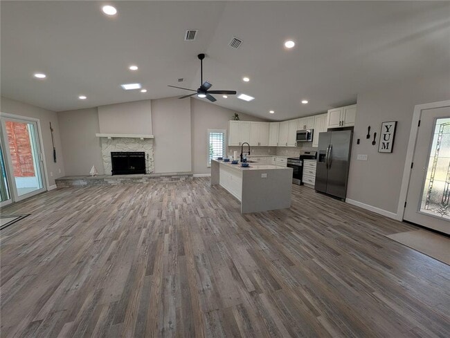 4368 Marine Pkwy in New Port Richey, FL - Building Photo - Building Photo