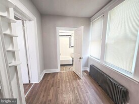 5717 N Park Ave in Philadelphia, PA - Building Photo