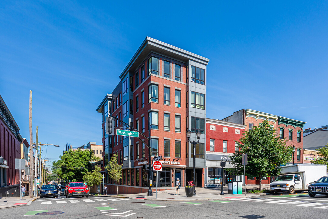 300 Washington St in Hoboken, NJ - Foto de edificio