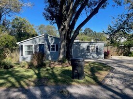 2765 61st Ave N in St. Petersburg, FL - Building Photo