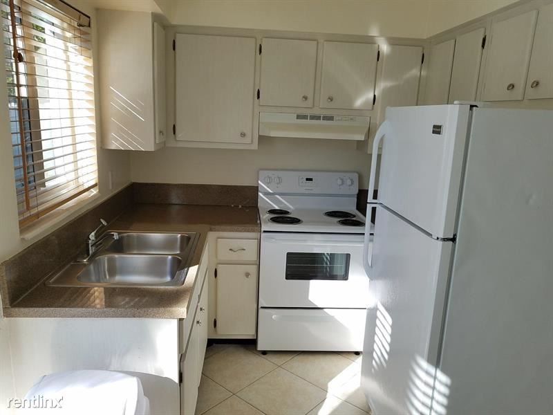 1231 NE 23rd Ave in Pompano Beach, FL - Foto de edificio