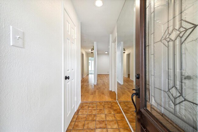 2007 Shadow Bend Dr in Houston, TX - Building Photo - Building Photo