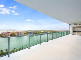 800 South Pointe Dr in Miami Beach, FL - Building Photo