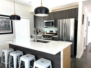 1163 Perry Rd in Austin, TX - Building Photo - Building Photo