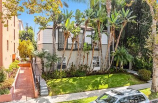 148 S Maple Dr, Unit A in Beverly Hills, CA - Building Photo