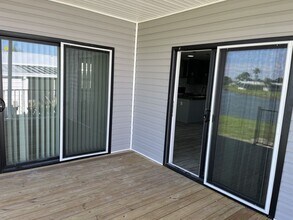7815 Lakeshore Dr in Ellenton, FL - Building Photo - Building Photo
