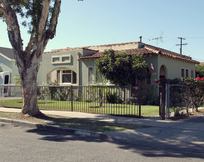 8155 Beechwood Ave in South Gate, CA - Building Photo - Building Photo