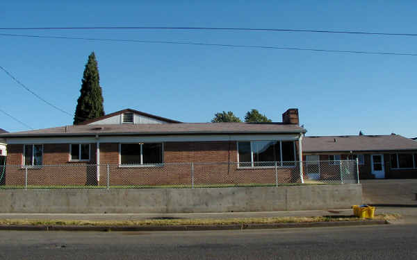 2526-2536 N Killingsworth St in Portland, OR - Building Photo - Building Photo