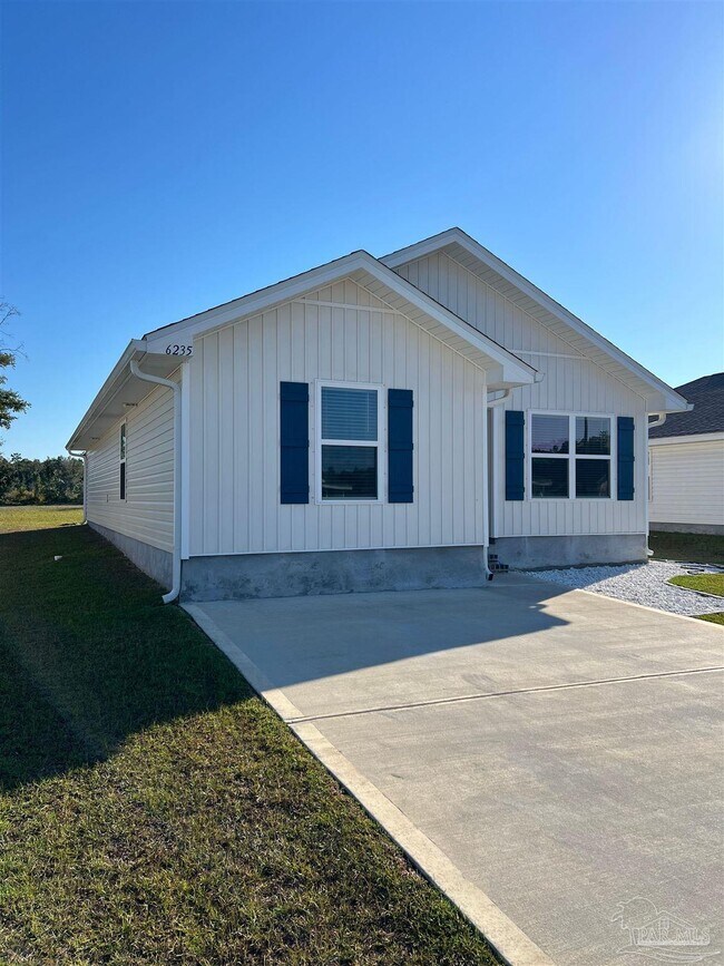 6235 June Bug Dr in Milton, FL - Building Photo - Building Photo