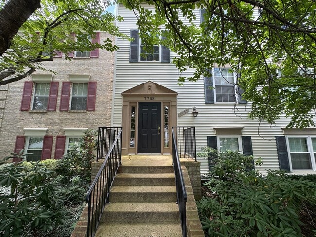 7755 New Providence Dr in Falls Church, VA - Building Photo - Building Photo