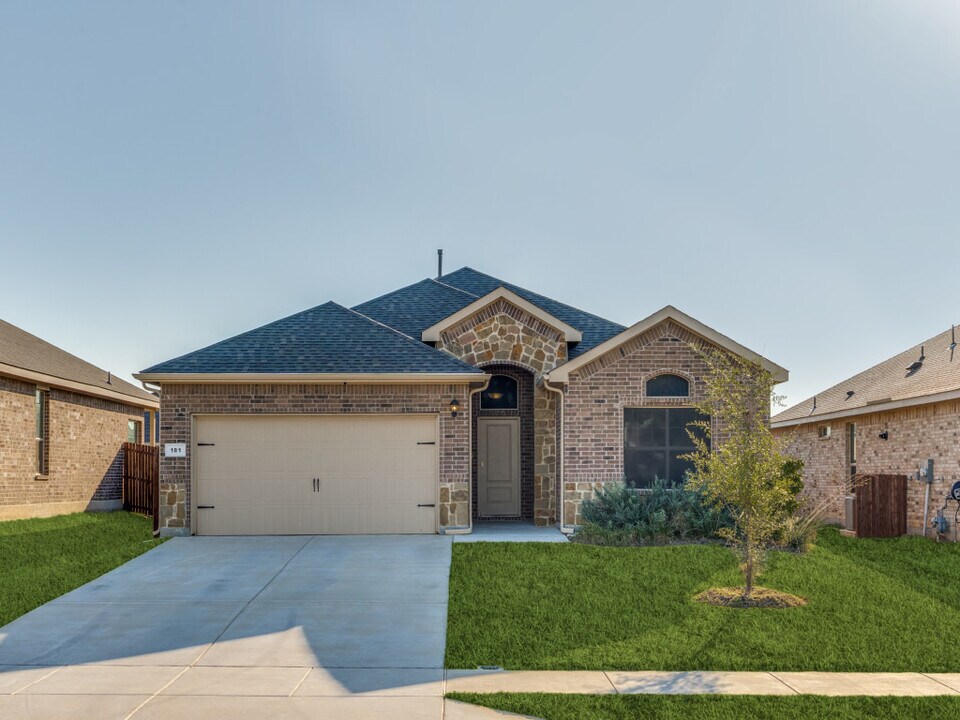 181 Driftoak Dr in Boyd, TX - Building Photo
