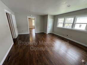 1034 N Royal Ave in Florence, AL - Building Photo - Building Photo