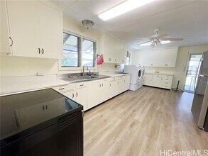 99-801-801 Halawa Dr in Aiea, HI - Building Photo - Building Photo