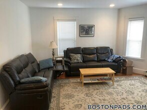 27 Brackett St, Unit 1 in Boston, MA - Building Photo - Building Photo