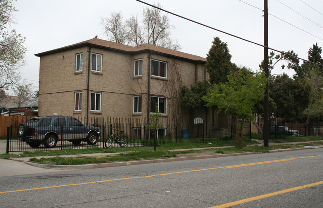 2929 Bruce Randolph Ave in Denver, CO - Foto de edificio - Building Photo