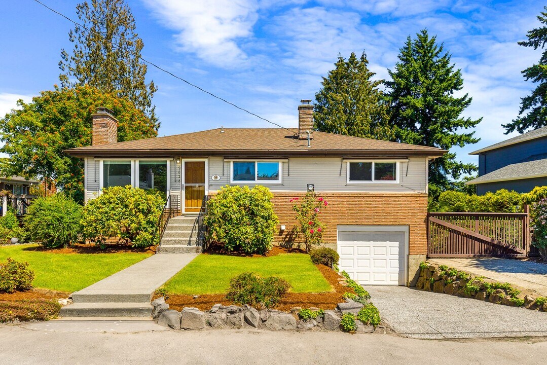 9628 13th Ave NW in Seattle, WA - Building Photo