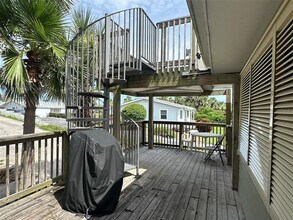 1207 N Atlantic Ave in New Smyrna Beach, FL - Building Photo - Building Photo