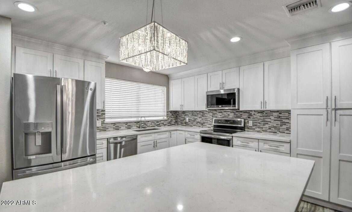 10866 E Mercer Ln in Scottsdale, AZ - Building Photo