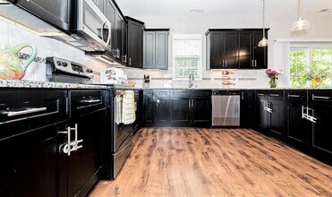 2560 McNeill Cir in Fayetteville, NC - Building Photo - Building Photo