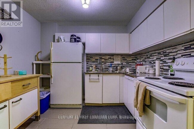 5 Jacksway Crescent in London, ON - Building Photo - Building Photo