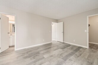 381 S Ames St, Unit Ames St in Lakewood, CO - Building Photo - Building Photo