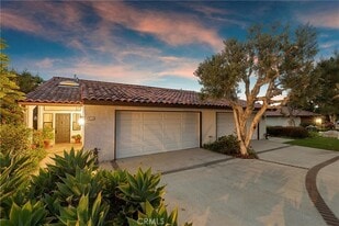 25 Ocean Crest Ct in Rancho Palos Verdes, CA - Building Photo