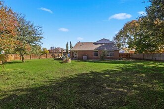 316 Comiskey Ct in Saginaw, TX - Building Photo - Building Photo