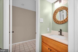 604B Cypress Point Cir in Mount Laurel, NJ - Building Photo - Building Photo